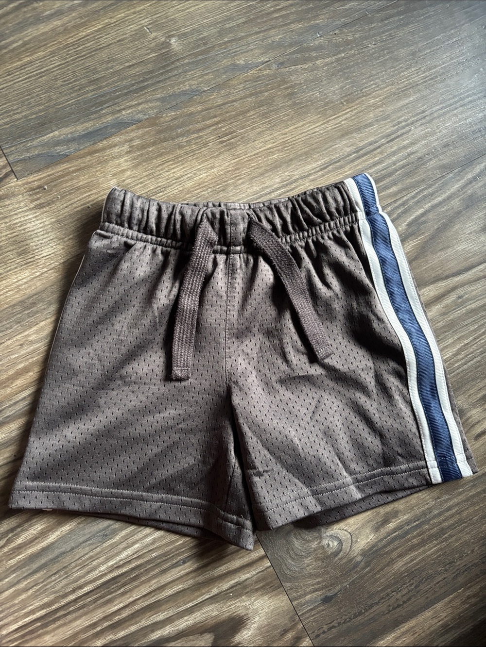 Boy toddler Athletic Mesh 3 Shorts- size 2T